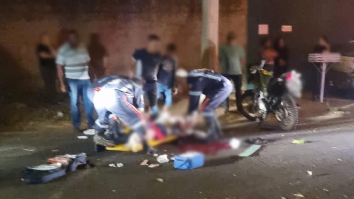 Duas pessoas ficam feridas após colisão entre motos no Luiza II