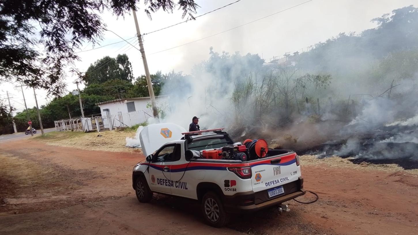 Incêndio em área de mata mobiliza GCM e Defesa Civil em Franca