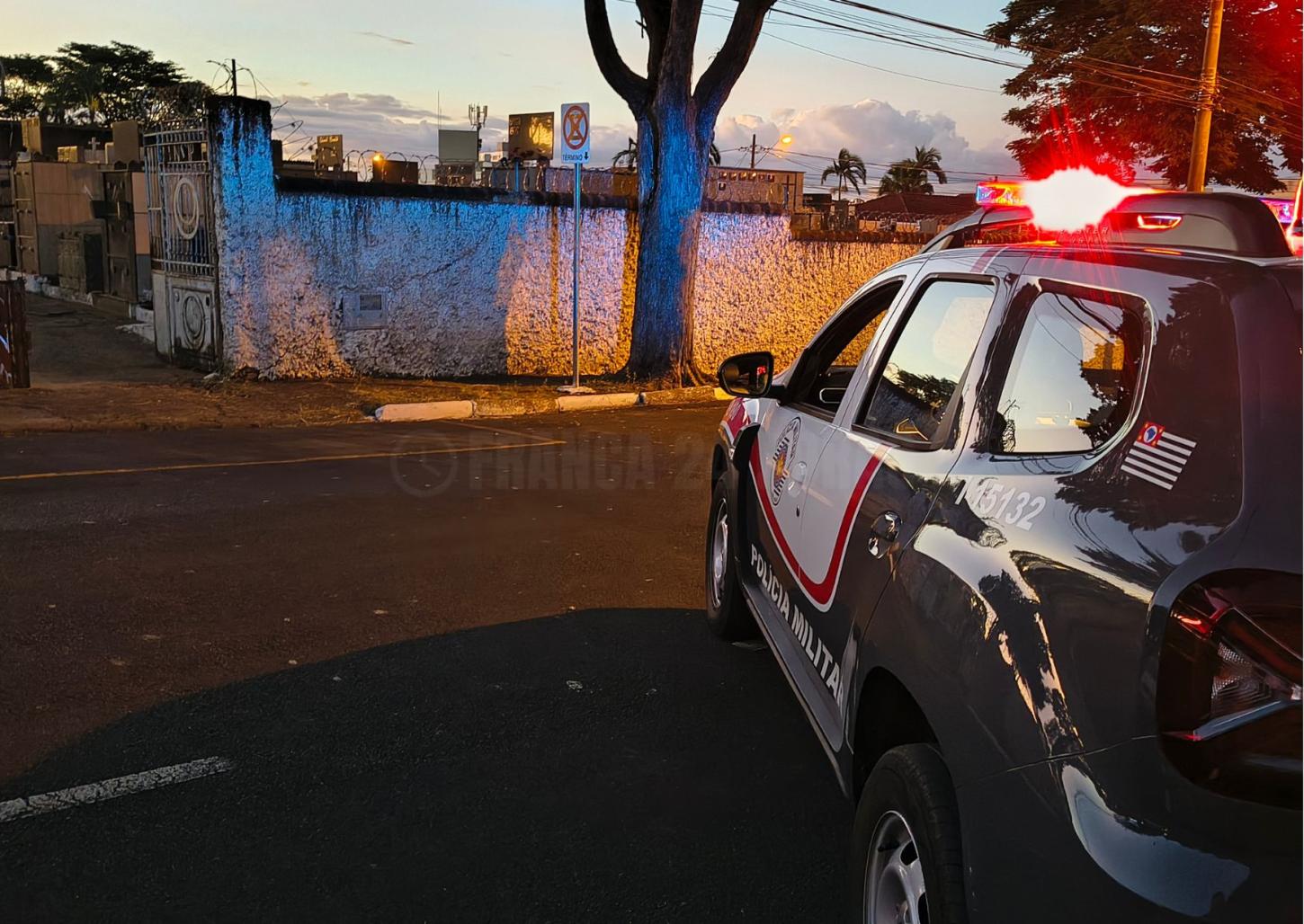 Ladrão é baleado durante tentativa de furto no cemitério da Saudade 