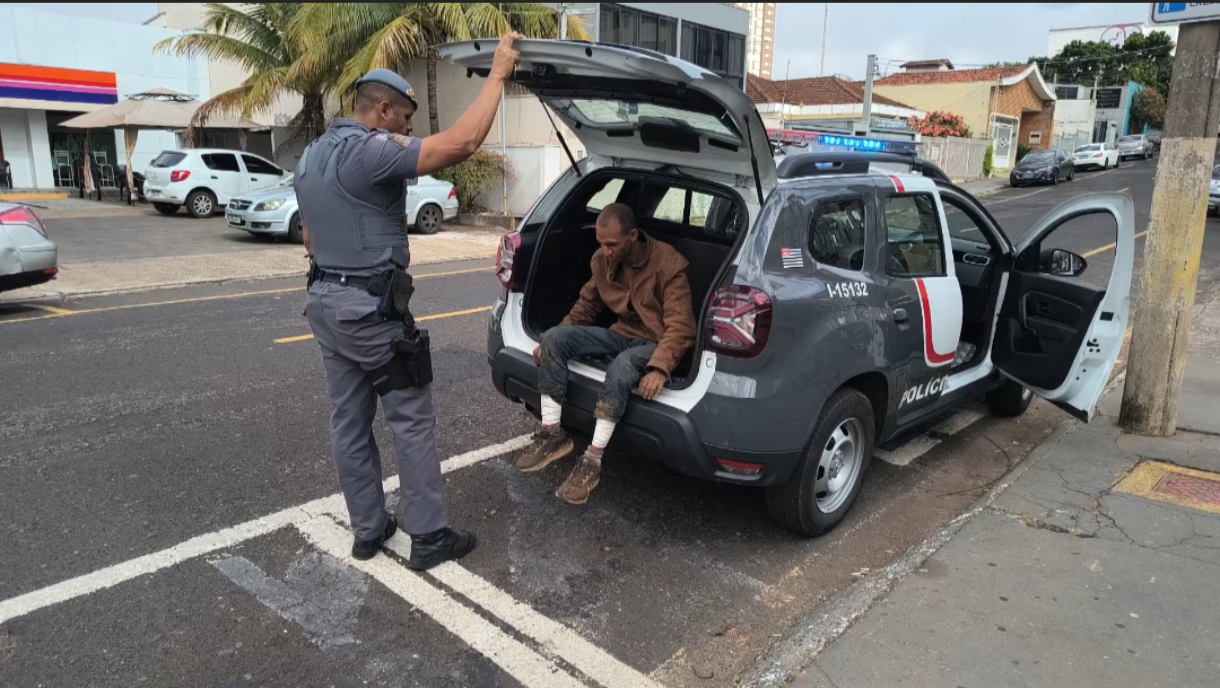 Homem invade casa no Centenário é atacado por pitbull e preso