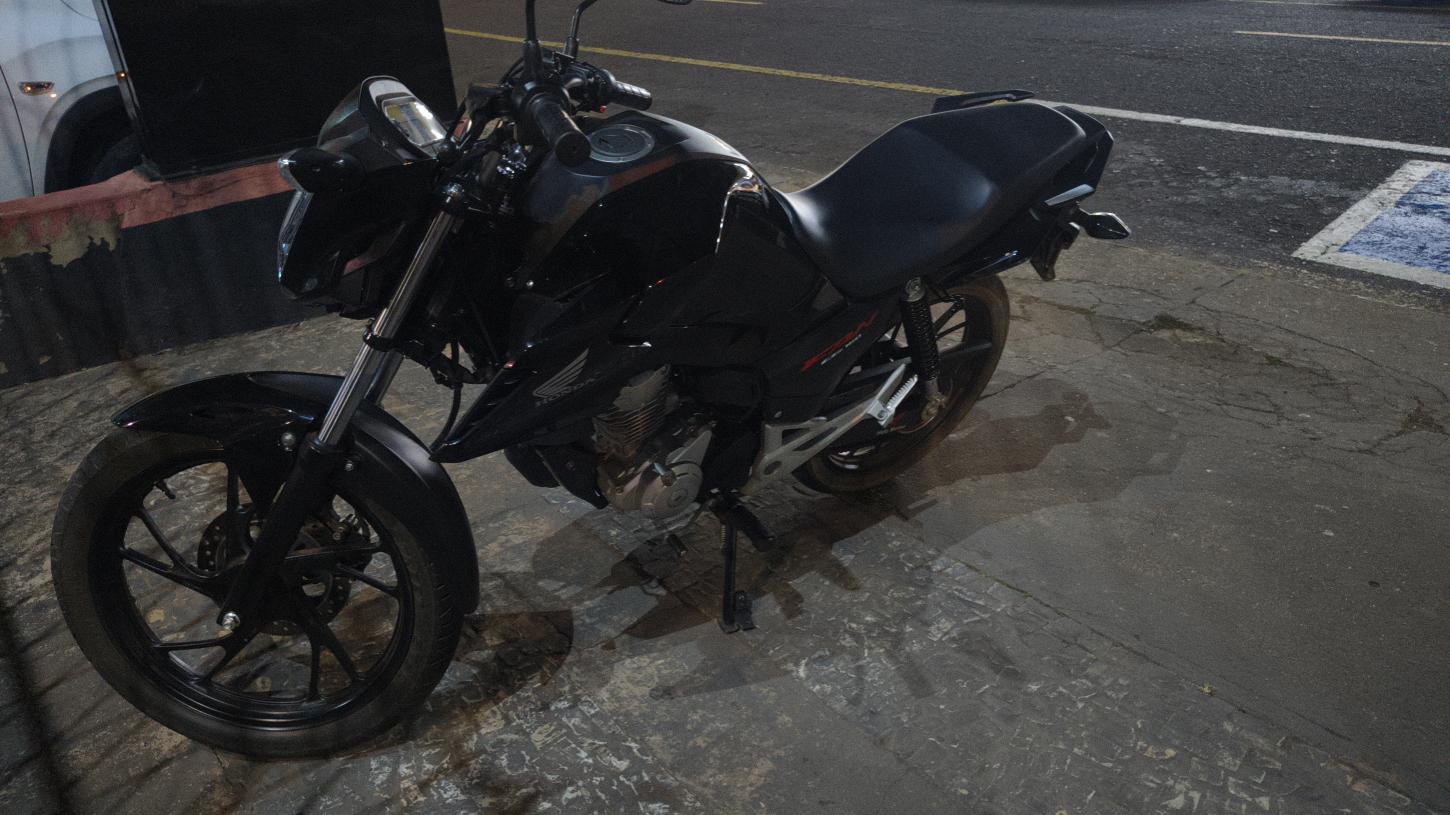  Policiais militares recuperam moto furtada no Parque Universitário