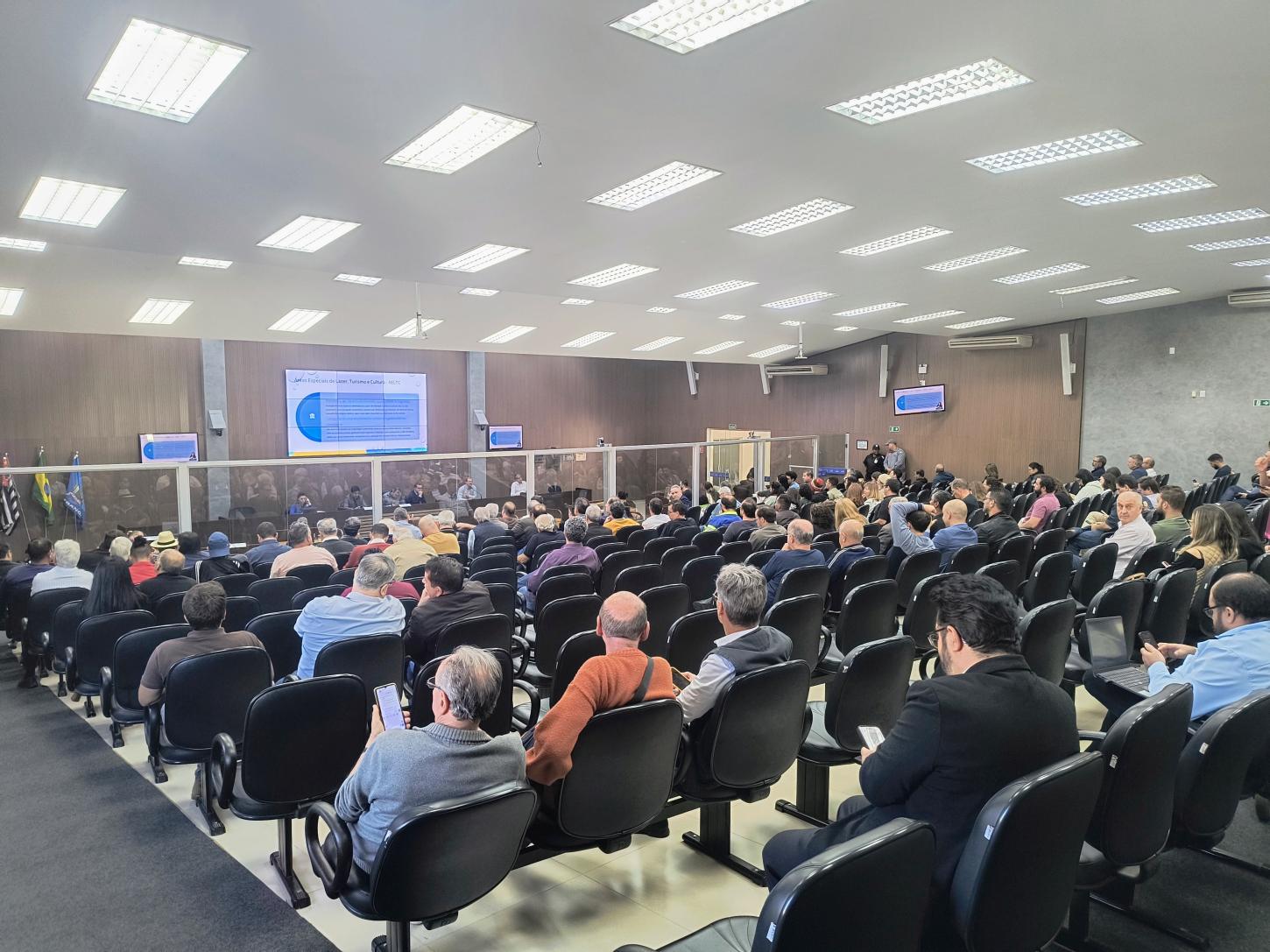 Audiência pública debate zoneamento ambiental e urbano na região do Rio Canoas