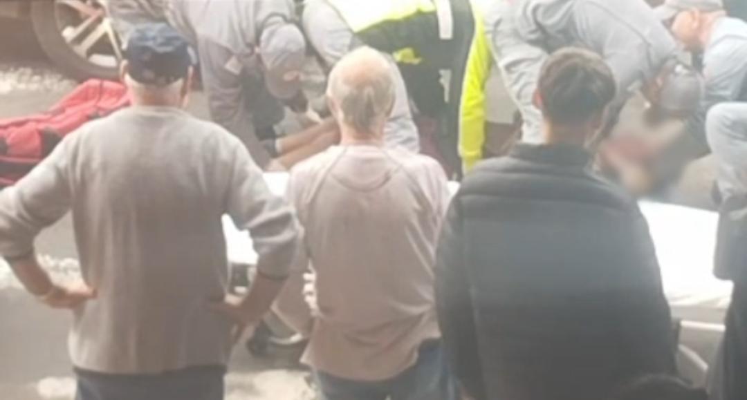 Cadeirante fica ferido após ser atropelado na faixa de pedestres no Centro