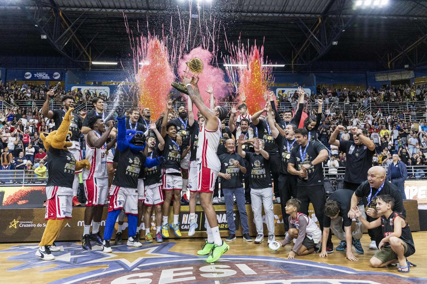 Franca vence Pinheiros e conquista o pentacampeonato do NBB