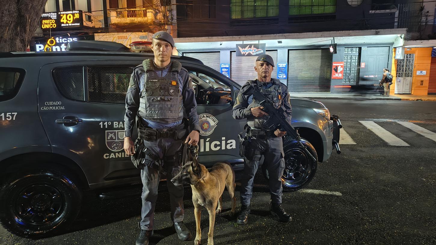 Cão e policiais do BAEP localizam drogas avaliadas em R$ 100 mil 