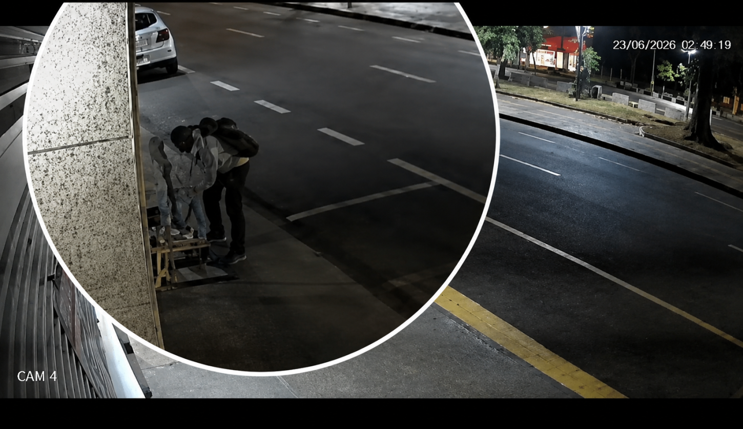Peça de hidrante de prédio é furtada durante a madrugada no Centro