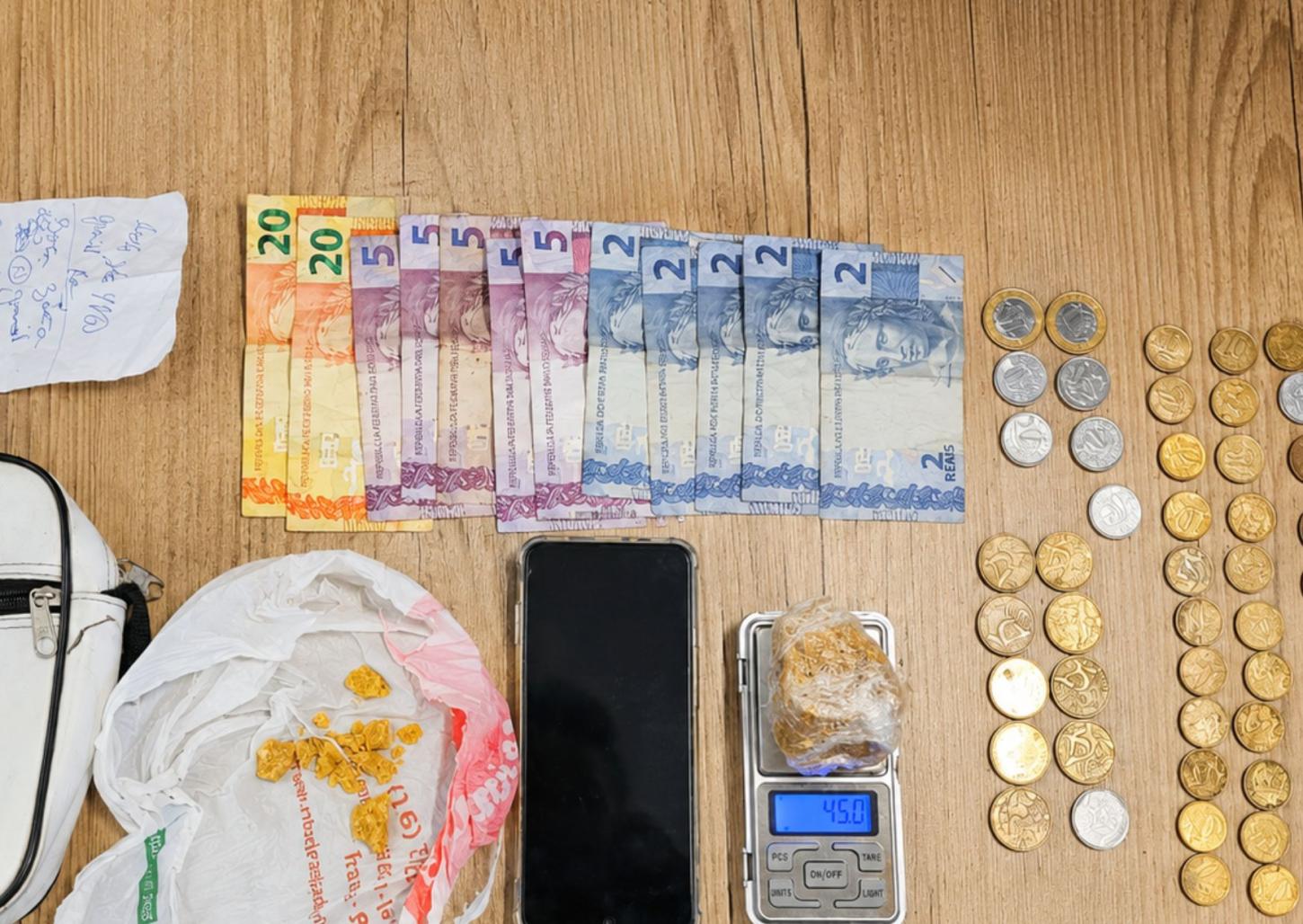 Traficante é preso pela Polícia Militar com anotações de PIX na Santa Luzia