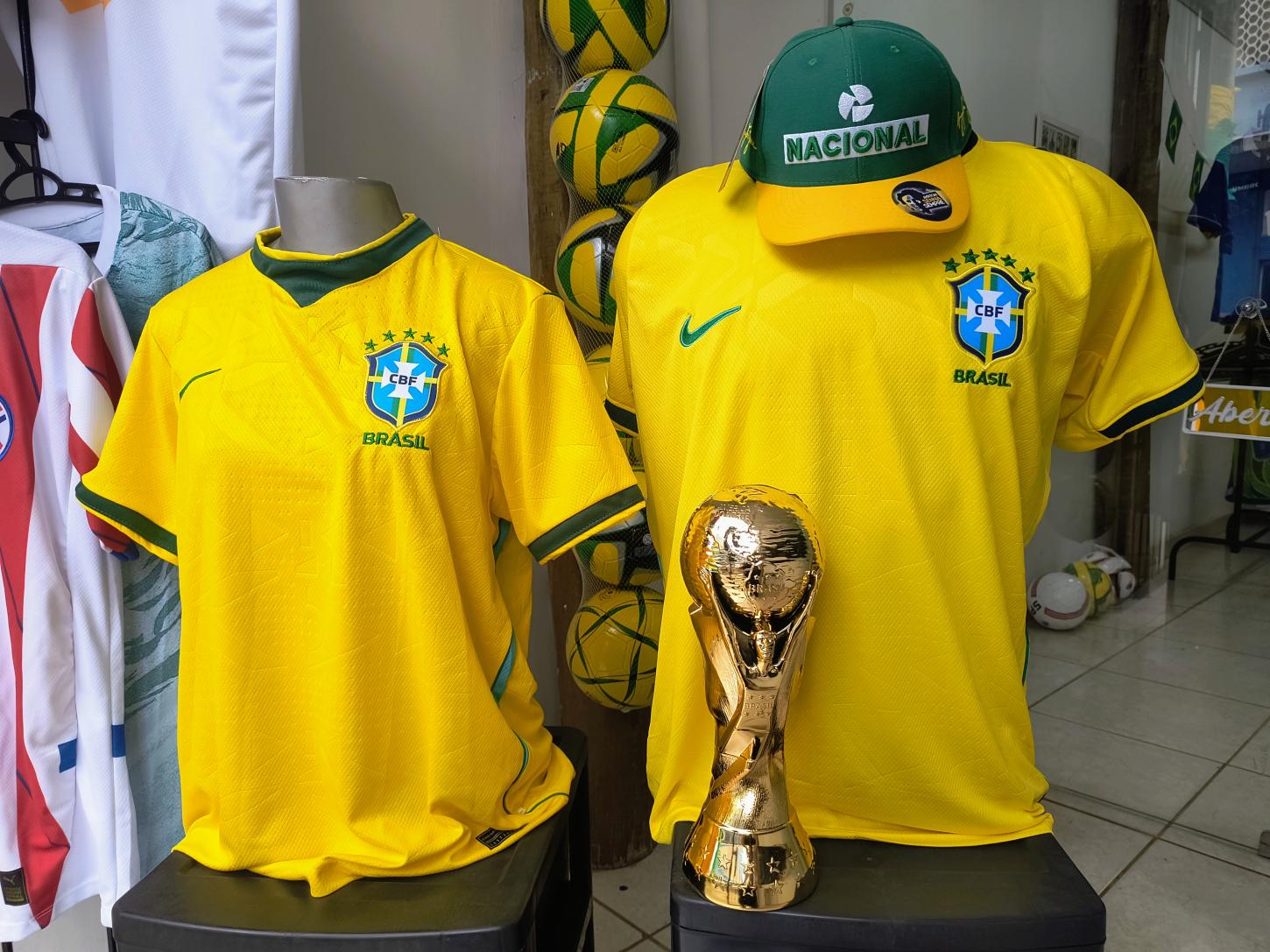 Vendas de camisetas da seleção aumentam 70% em loja devido a Copa