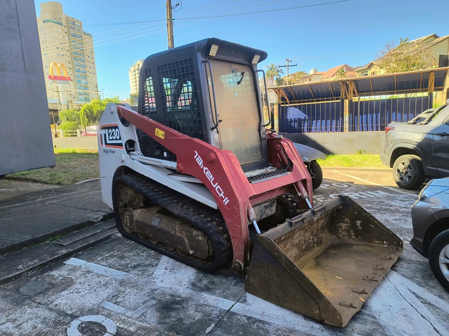 Bobcat furtada em Catalão (GO) é recuperada pela DIG em Franca