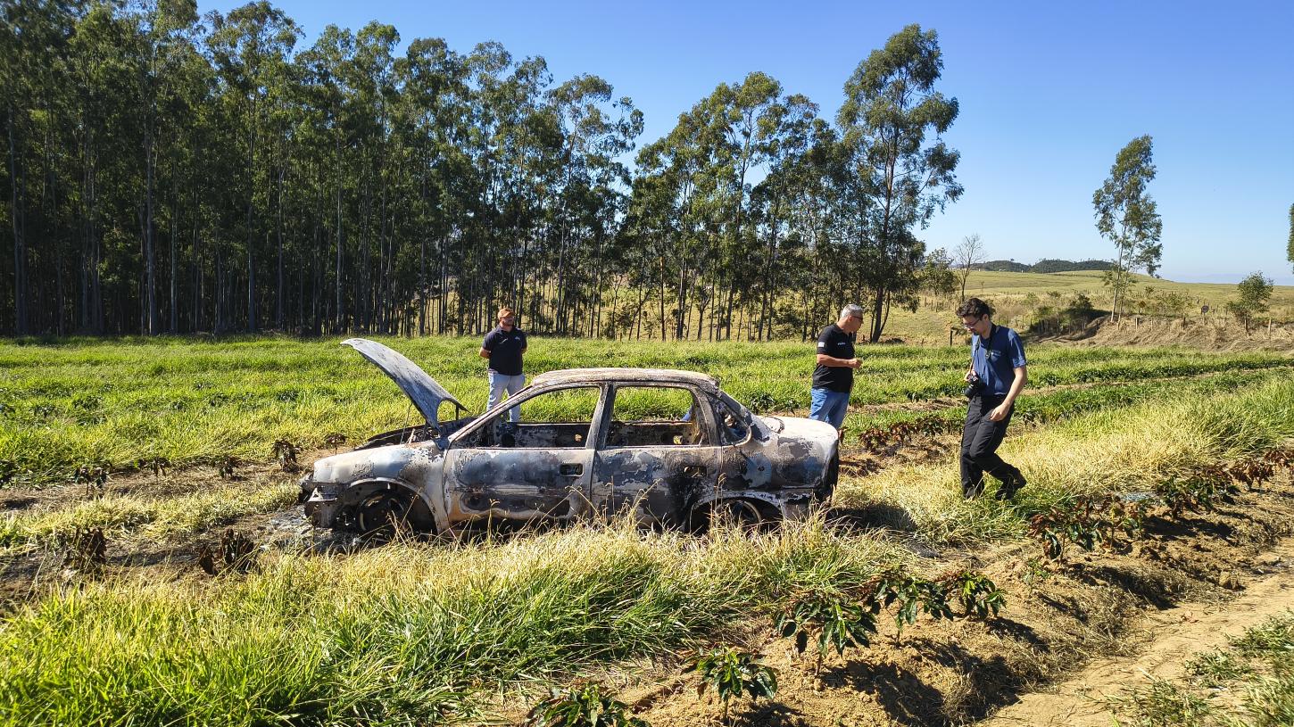 Carro de desaparecida é encontrado; pai foi morto e família sequestrada 