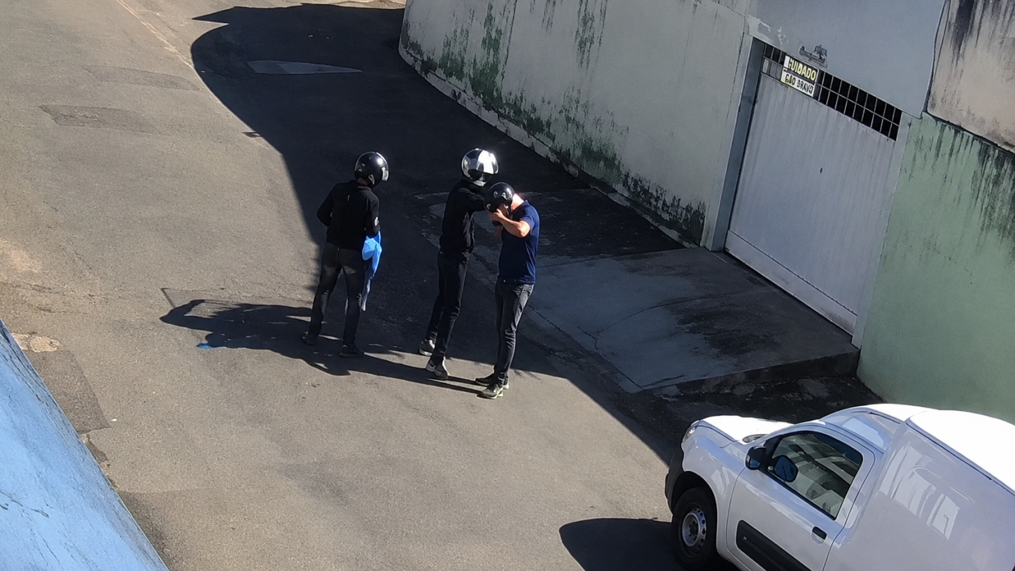 Ladrão arranca corrente do pescoço da vítima em assalto no Santa Mônica