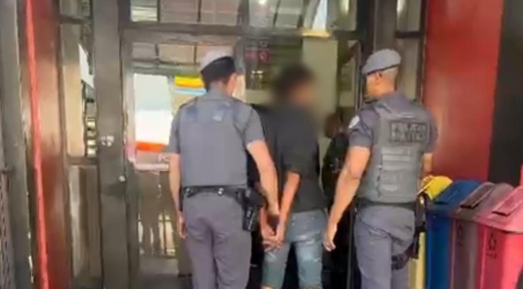 Mulher investigada por furtos é capturada pela PM no Leporace