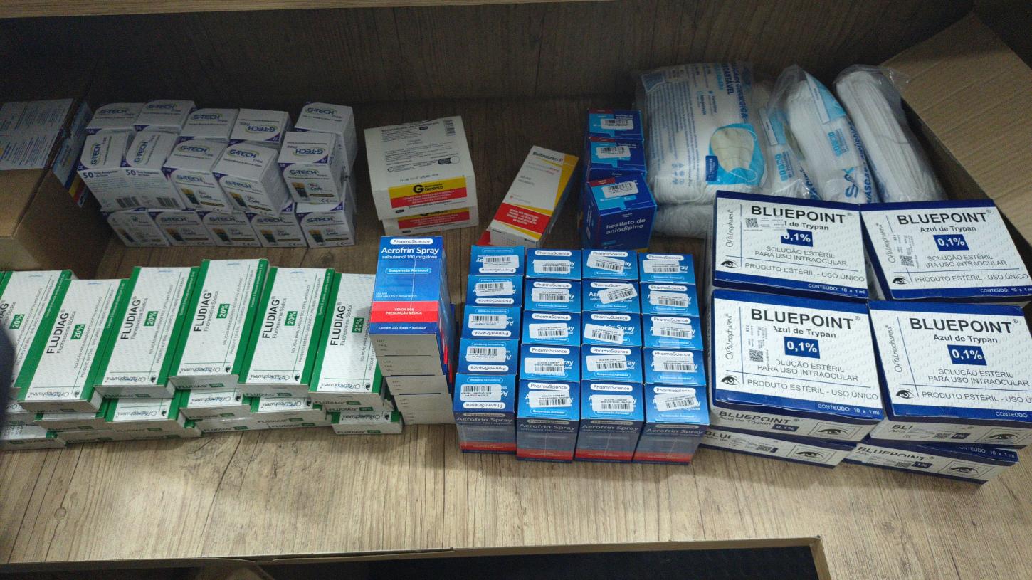  Mulher é detida pela Força Tática com medicamentos de origem duvidosa