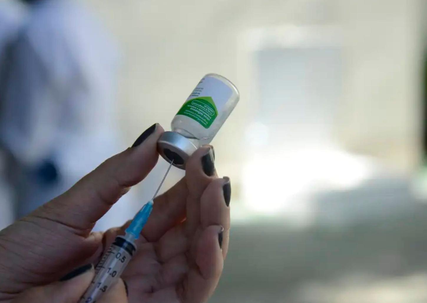Franca amplia vacinação contra a gripe influenza e convoca população