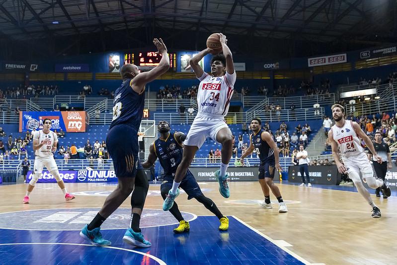 Franca vence Mogi na prorrogação e garante liderança do Paulista