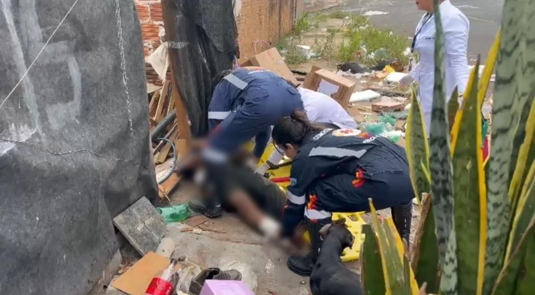 Homem é atacado a facadas em frente à residência no Jardim Paulistano