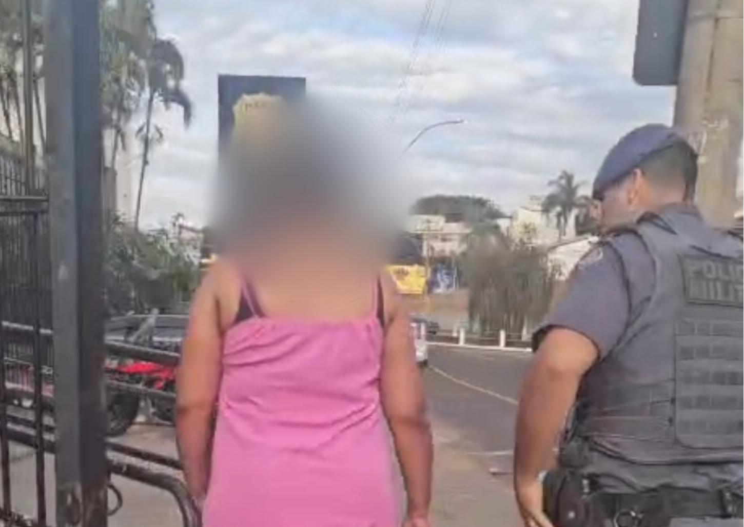 Mulher com dívida de mais de R$ 16 mil em pensão alimentícia é presa 
