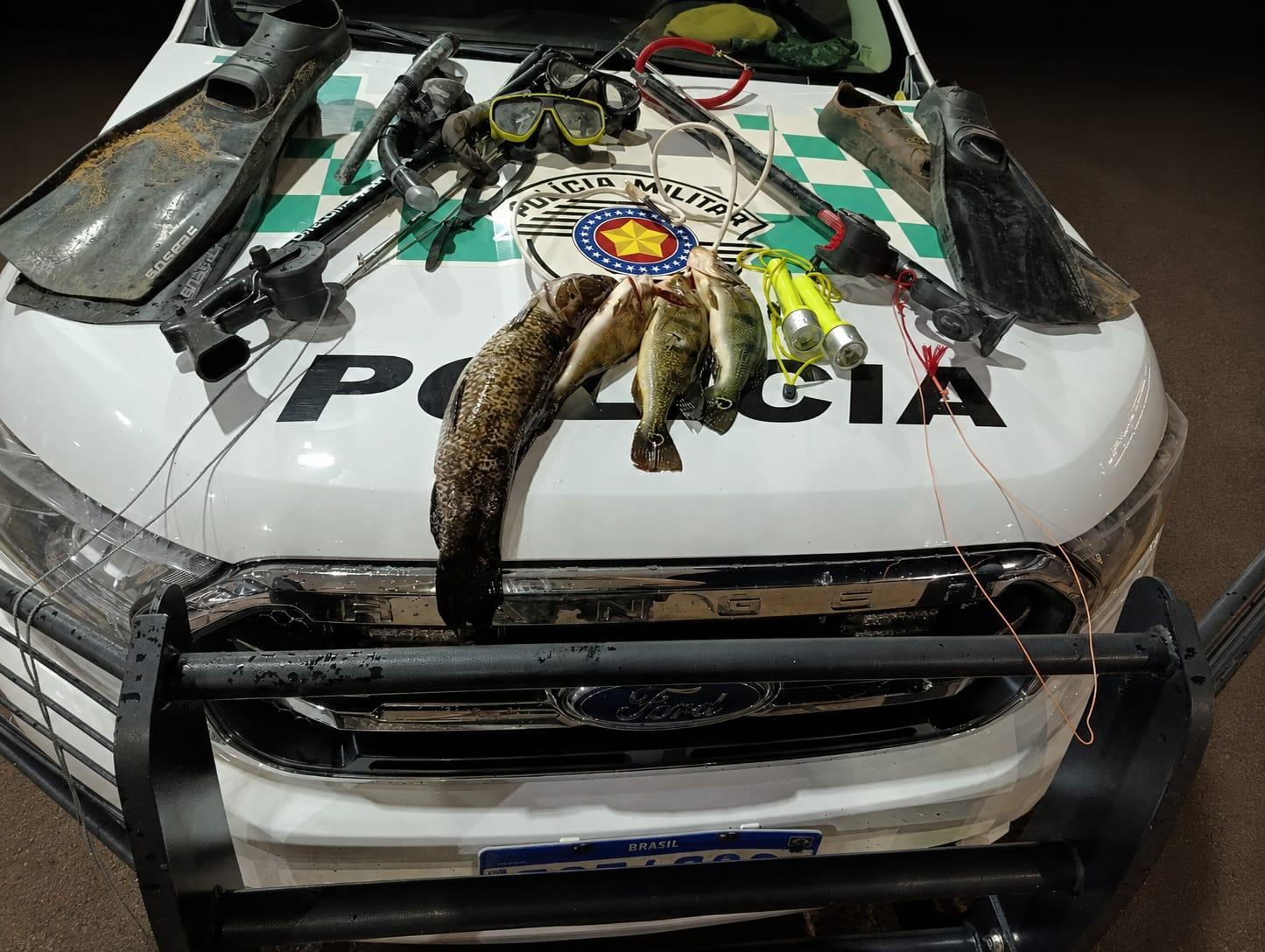 Pesca ilegal em área protegida termina com multas de mais de R$ 6 mil 