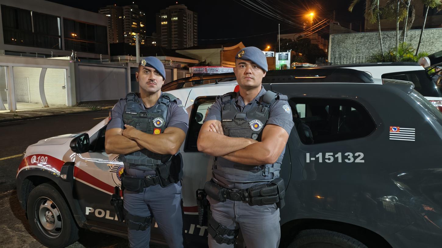 Policiais mandam assaltante para a cadeia e flagram menor com drogas
