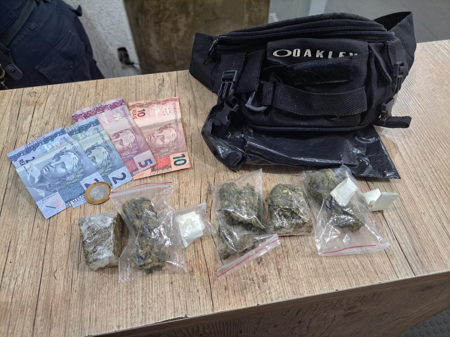 Traficante é preso pela Guarda Civil na praça Barão com maconha e haxixe 