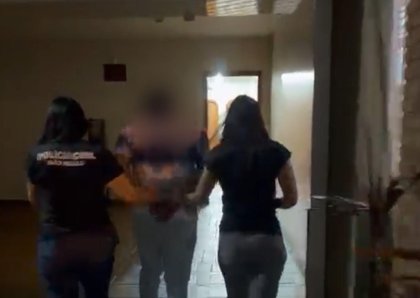 Acusado de abusar de criança é preso; ele foi esfaqueado pela mãe da menina 