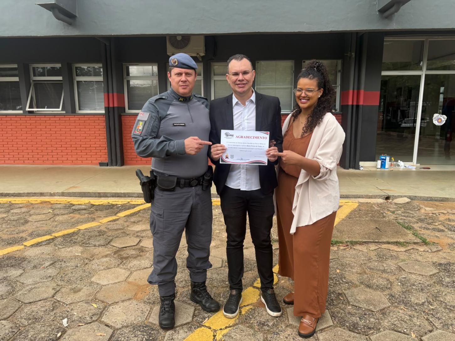 Jornalista do Portal Franca 24 Horas é homenageado pela Polícia Militar