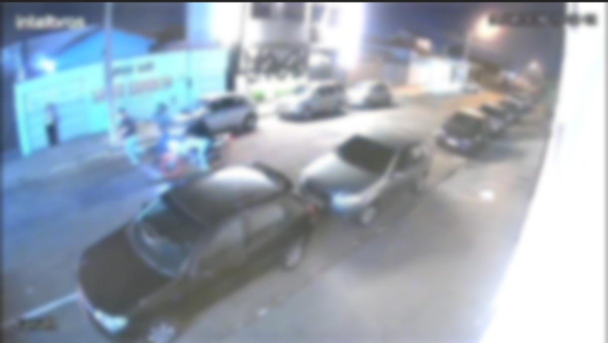 Polícia procura bandidos que fizeram roubo no Riviera; vítima foi baleada 