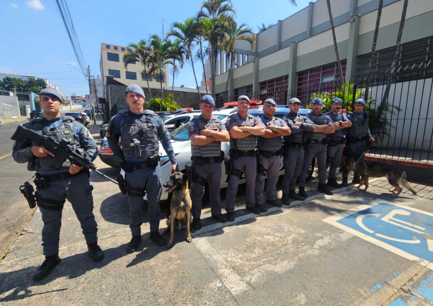  PM prende dois por tráfico de drogas na 