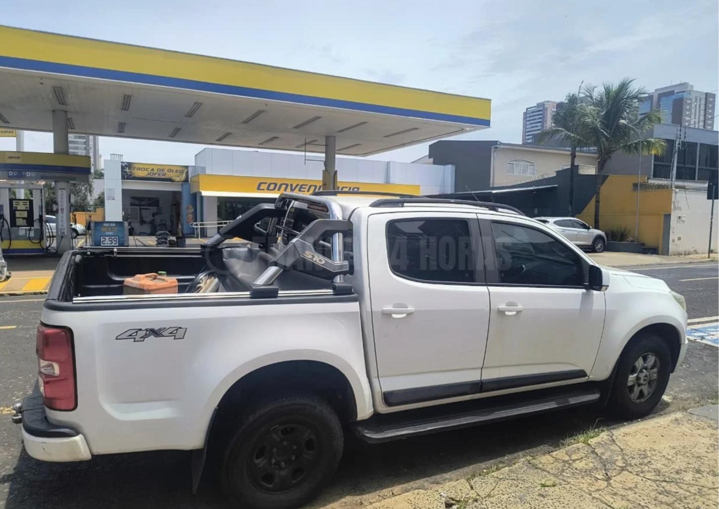 Casal é preso pela PM em Franca com caminhonete furtada em Rio Preto 