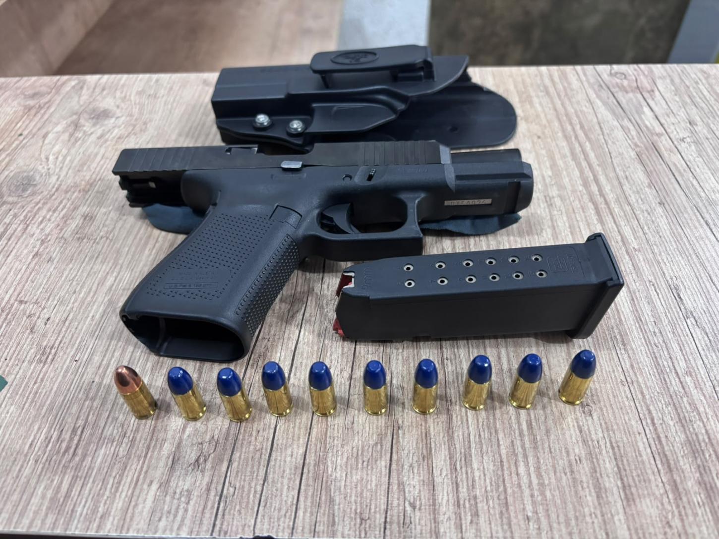 Homem é preso com arma municiada durante operação da PM na Rezende 