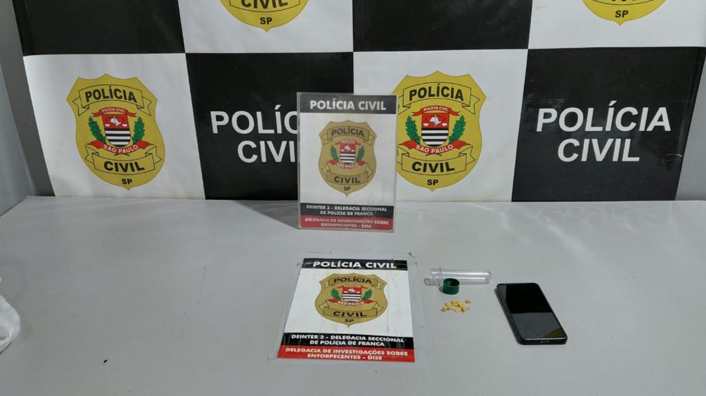 Homem é preso pela Dise com 18 pedras de crack no Jardim Marambaia