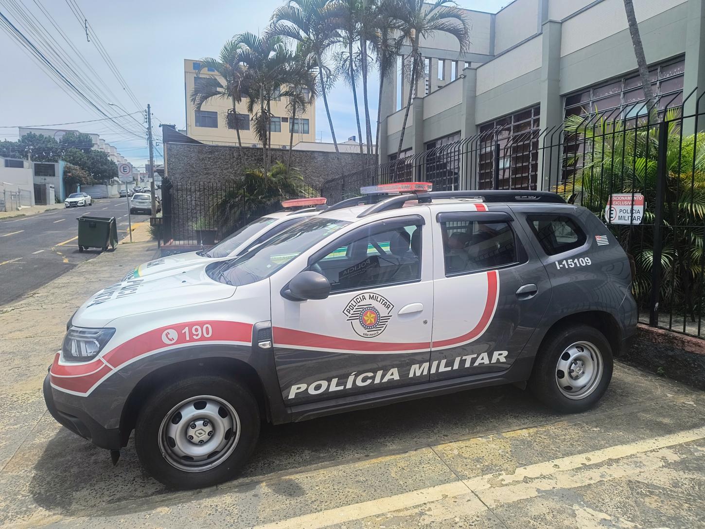 Jovem agride funcionário de loja após suspeita de traição da companheira