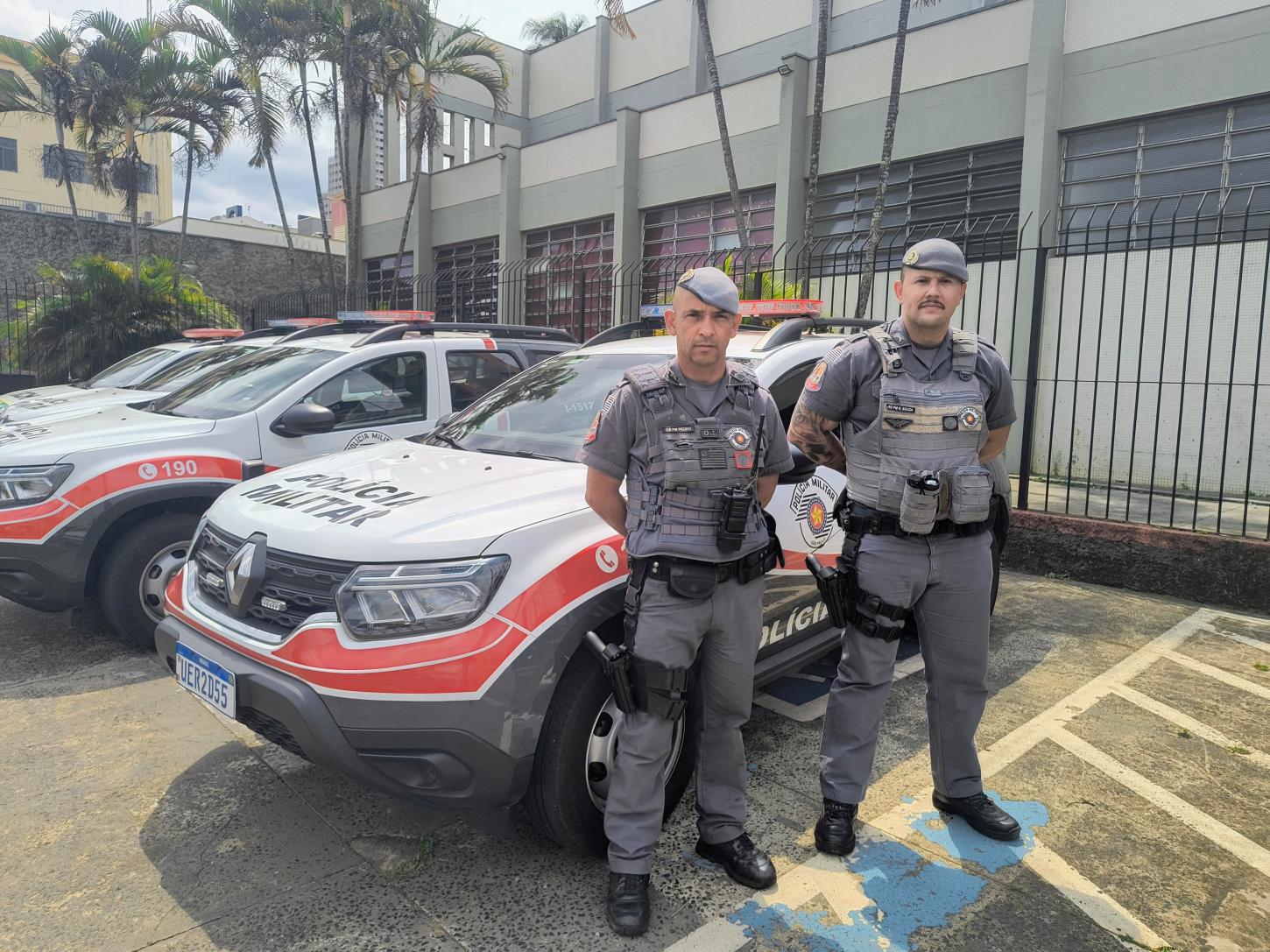 Jovem é detido pela PM com touca ninja após ser flagrado em atitude suspeita