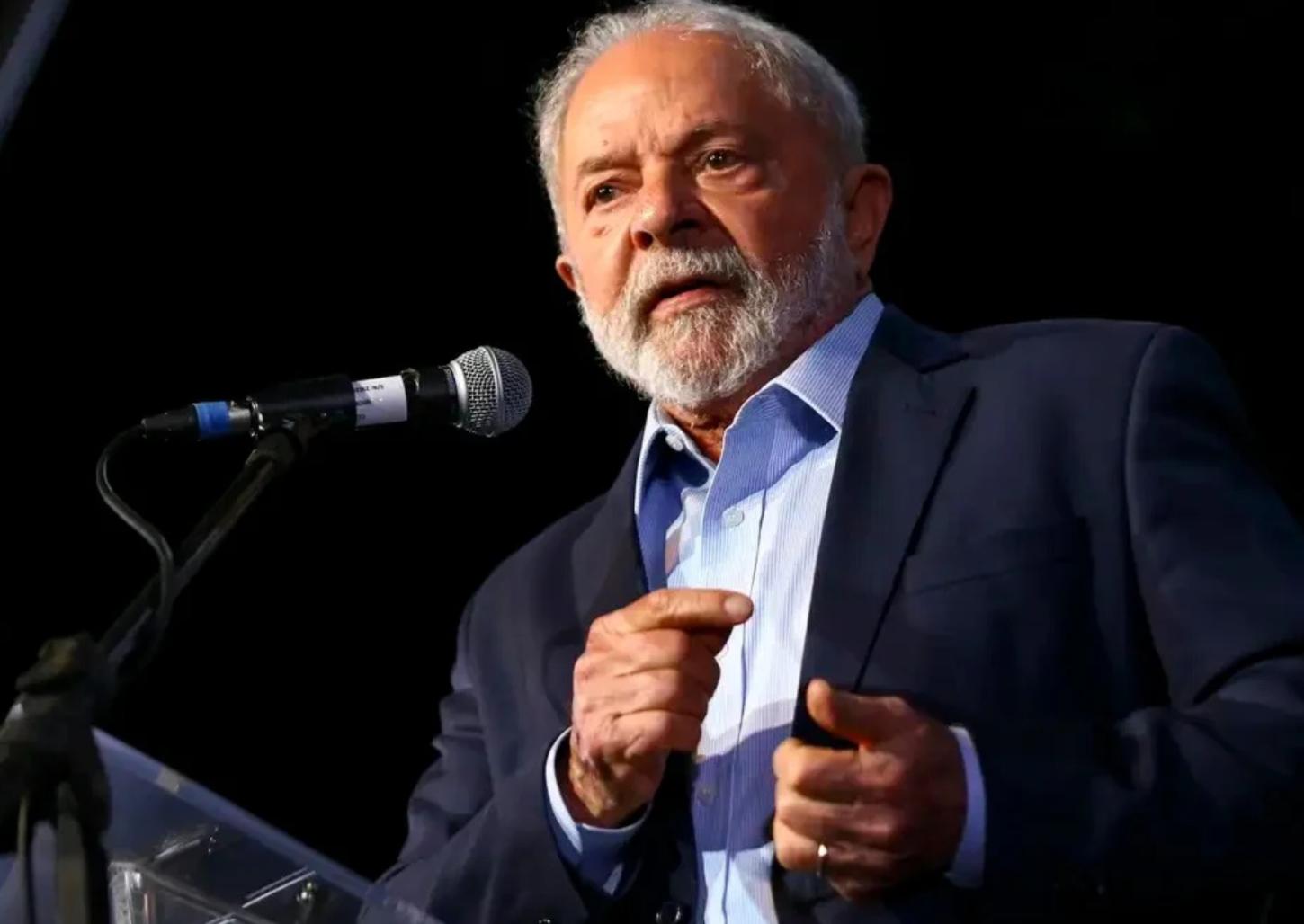 Luiz Inácio Lula da Silva é reeleito presidente da República do Brasil
