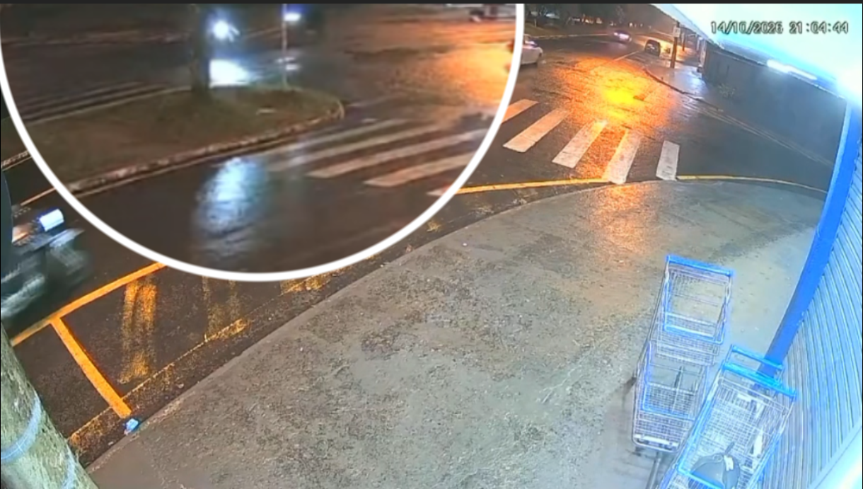 Câmera flagra colisão entre motos em avenida do Recanto Elimar 