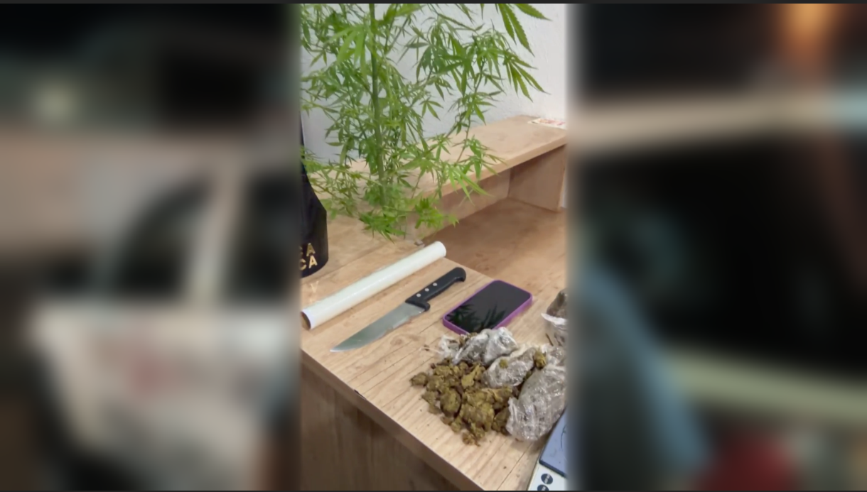 Traficante foge e esposa é presa pela Força Tática por tráfico de drogas 