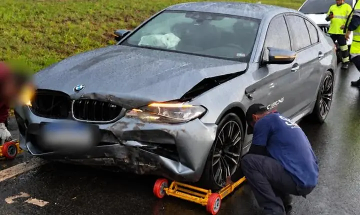Acidente com BMW mobiliza equipes da Via Paulista na Cândido Portinari 