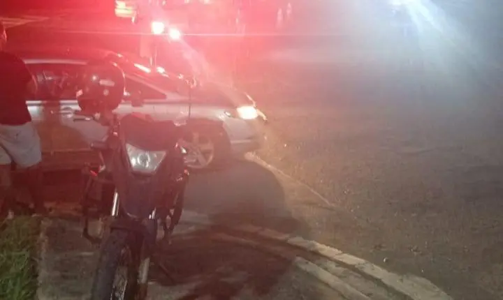 Acidente em rotatória do Parque do Horto deixa duas pessoas feridas