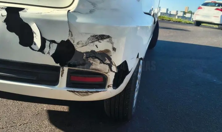 Acidente na alça de acesso do Jardim Guanabara deixa uma pessoa ferida 