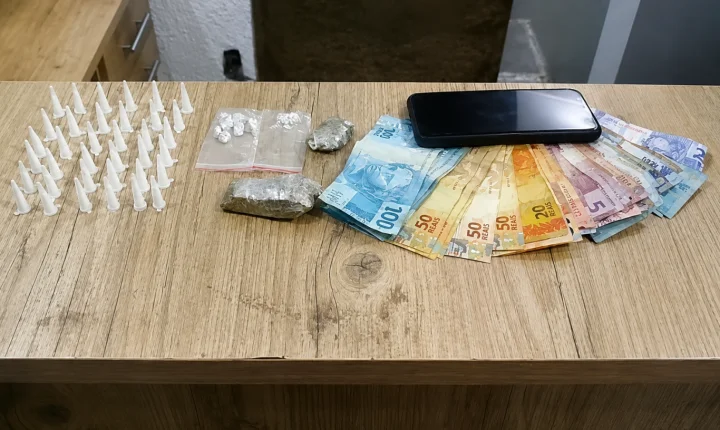 Adolescentes são apreendidos pela PM com drogas no Jardim Aeroporto III