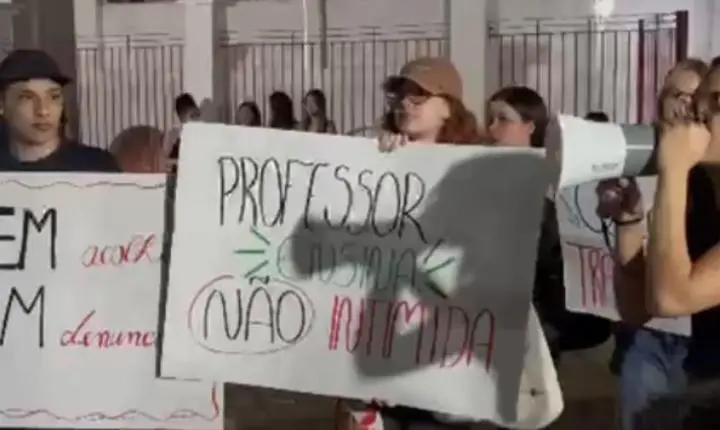 Alunos da FDF protestam contra denúncias de assédio contra professor