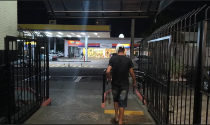 Briga entre moradores de rua termina com homem esfaqueado na Estação 