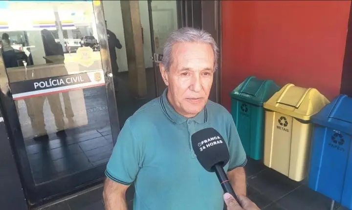 Câmera furtada reaparece instalada em outra residência, relata aposentado