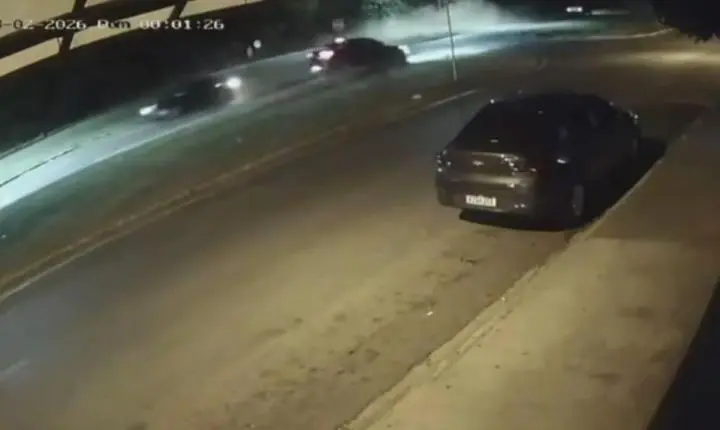 Câmera registra automóvel invadindo canteiro central na Tancredo Neves