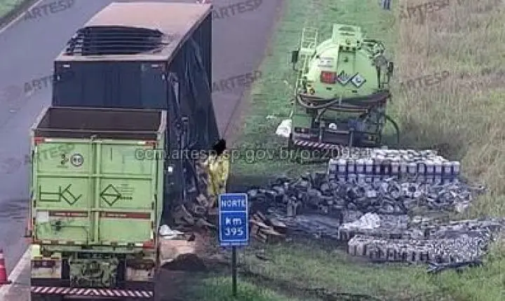 Carreta carregada com 25 toneladas de herbicida pega fogo na Anhanguera