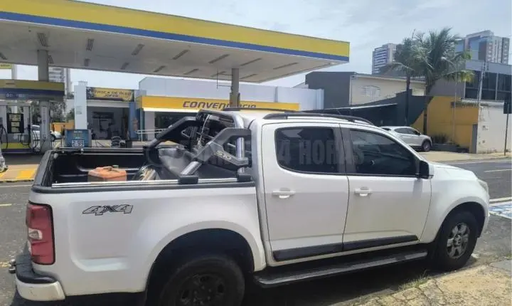 Casal é preso pela PM em Franca com caminhonete furtada em Rio Preto 