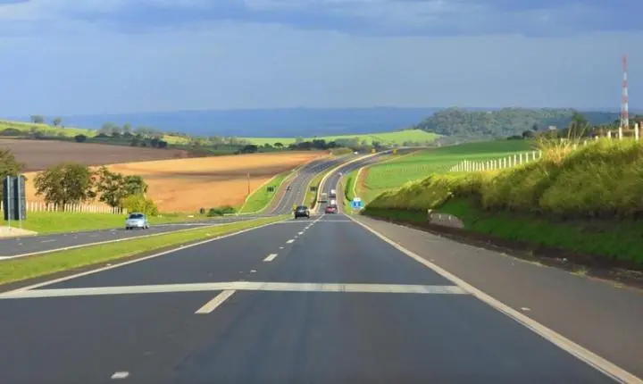 Cerca de 129 mil veículos devem passar pela Cândido Portinari no feriado