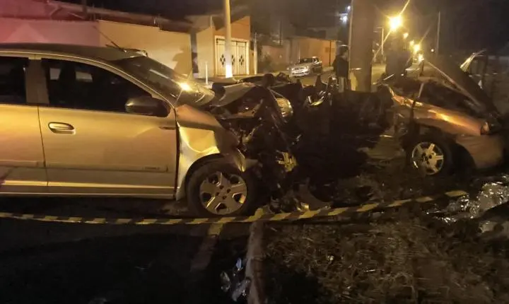 Colisão entre veículos deixa três pessoas gravemente feridas em Franca