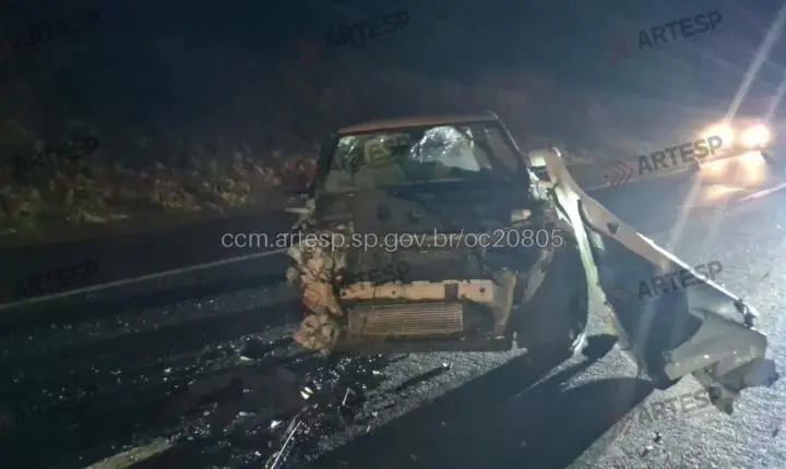 Colisão frontal entre veículos deixa vítima fatal, em Ituverava