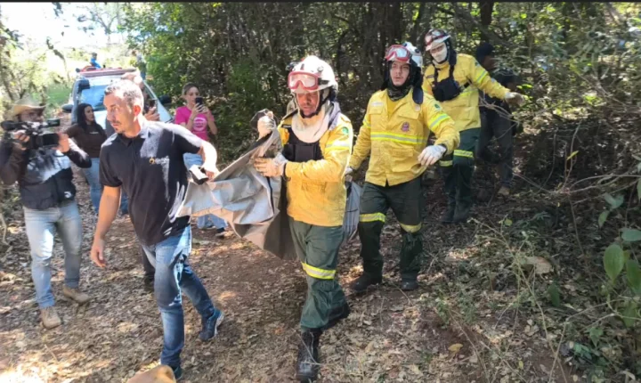 Corpo de Tiago Pereira é removido de local de difícil acesso 